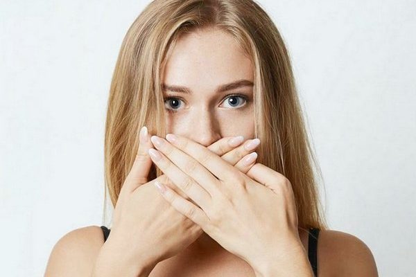 Запах ацетона изо рта и нарушение обмена веществ: диагностика и лечение
